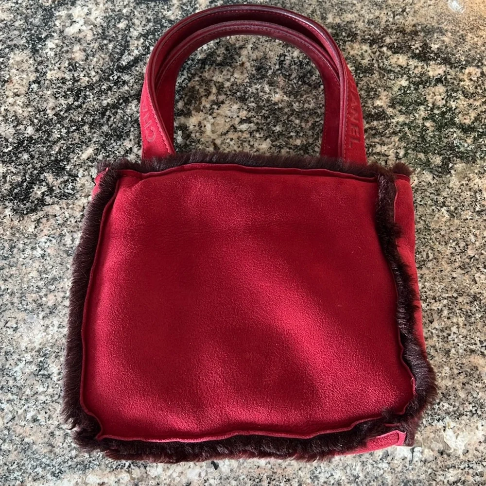 Chanel Shearling Logo Handle Handbag - Picture 3 of 17